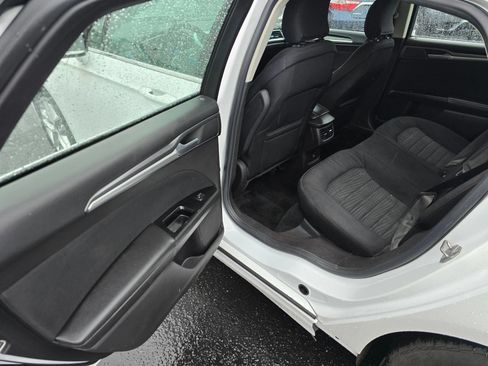 Used 2016 Ford Fusion SE FWD image 15