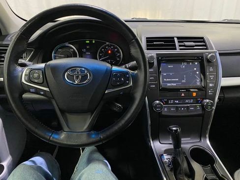 Certified 2016 Toyota Camry SE w/ Moonroof Package image 19