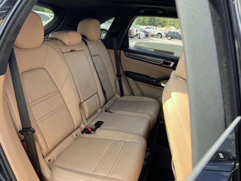 Used 2019 Porsche Cayenne Turbo AWD/4WD image 35
