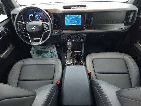 Used 2022 Ford Bronco Black Diamond image 12
