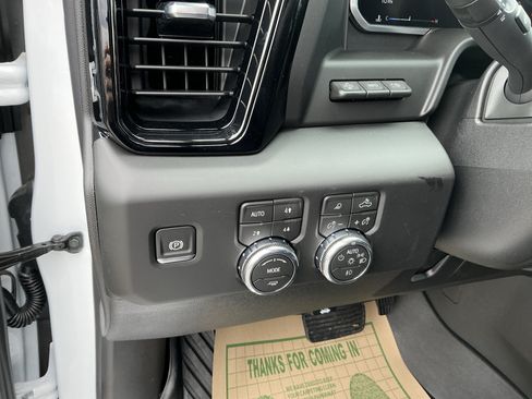 New 2026 GMC Sierra 2500 AT4 w/ AT4 Premium Plus Package AWD/4WD image 18