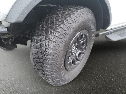 Used 2024 Ford Bronco Badlands AWD/4WD image 30