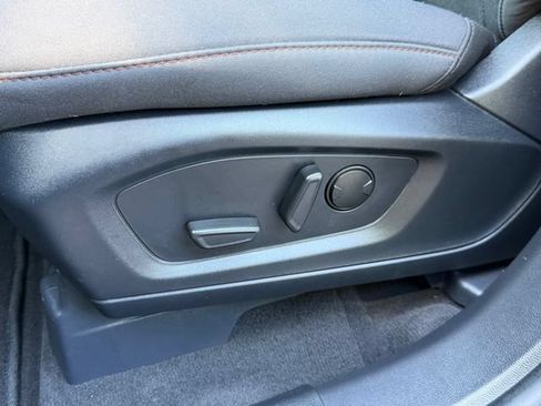 Used 2025 Ford Explorer Active AWD/4WD image 20