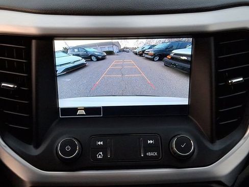 Used 2023 GMC Acadia SLE w/ Driver Convenience Package image 21