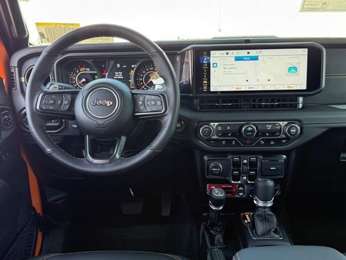 New 2025 Jeep Wrangler Unlimited Rubicon 392 image 27