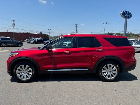 Used 2023 Ford Explorer Limited w/ Equipment Group 301A RWD image 9