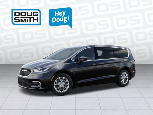 New 2026 Chrysler Pacifica Select image 2