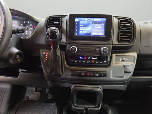 Used 2025 RAM ProMaster 2500 w/ Convenience Group FWD image 22