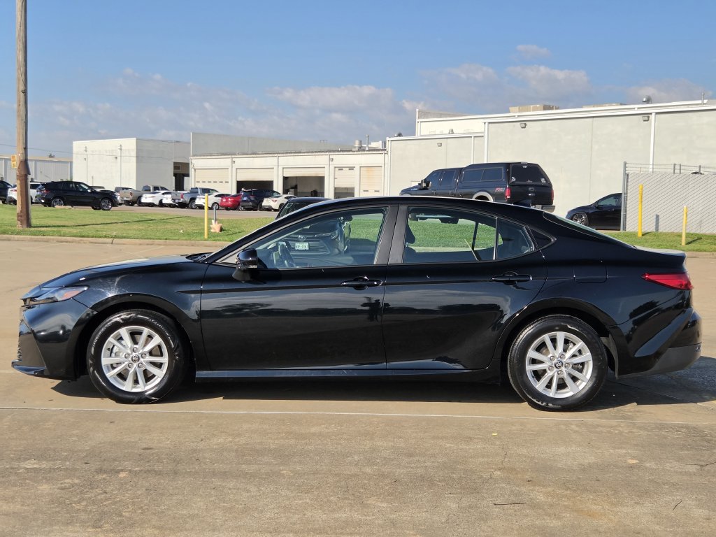 Used 2025 Toyota Camry LE FWD image 6