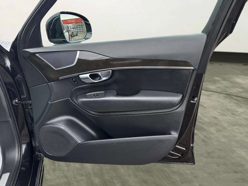 Used 2018 Volvo XC90 T6 Momentum w/ Convenience Package image 24