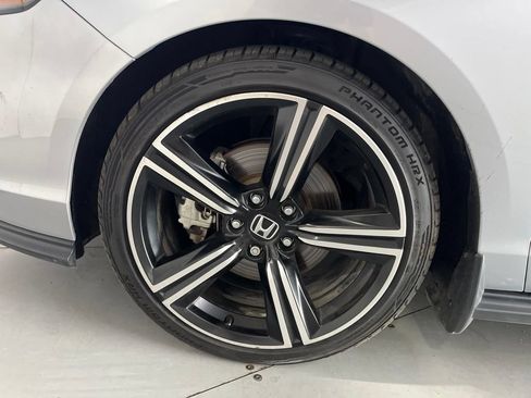 Used 2025 Honda Accord Sport image 14