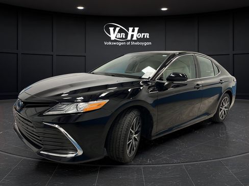 Used 2023 Toyota Camry XLE w/ Cold Weather Package FWD image 3
