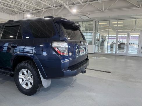 Used 2019 Toyota 4Runner SR5 image 10