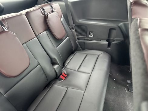 Used 2023 Ford Explorer Platinum w/ Technology Package image 13