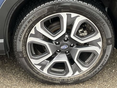 Used 2023 Subaru Ascent Limited image 9