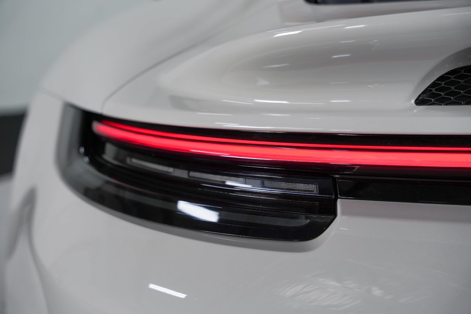 Used 2022 Porsche 911 GT3 RWD image 21