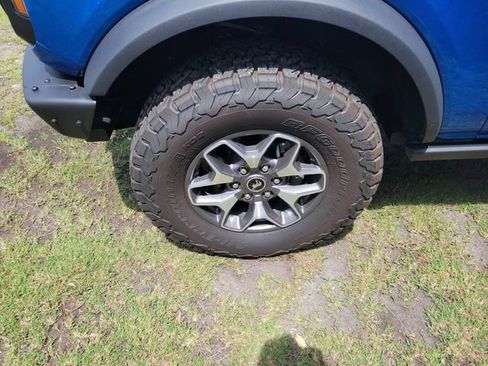Used 2023 Ford Bronco Badlands AWD/4WD image 5