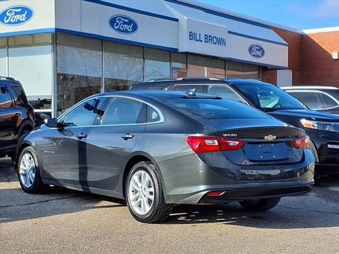 Used 2018 Chevrolet Malibu LT image 2