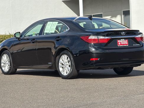 Used 2015 Lexus ES 300h w/ Navigation System Package FWD image 7