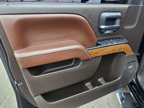 Used 2016 Chevrolet Silverado 2500 High Country w/ Duramax Plus Package image 8