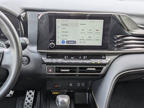 Used 2025 Toyota Camry SE image 15