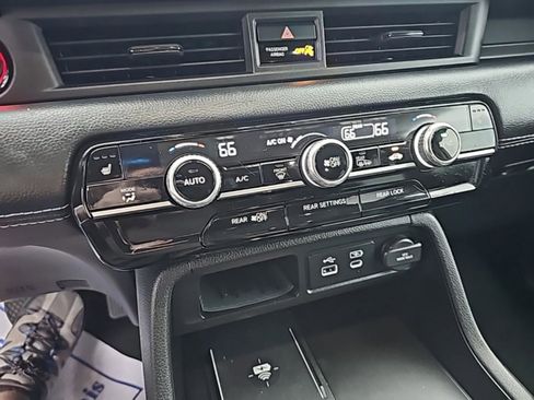 Used 2025 Honda Pilot EX-L image 25