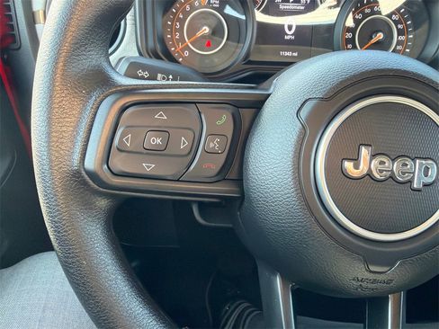 Used 2025 Jeep Gladiator Sport image 20