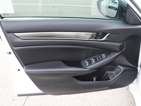 Used 2022 Honda Accord Sport image 9