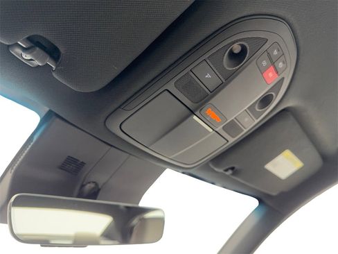 Used 2025 Genesis G70 2.5T image 76