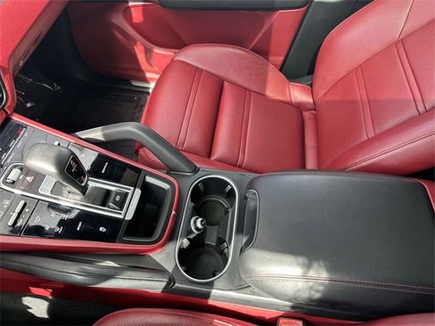Used 2019 Porsche Cayenne image 24