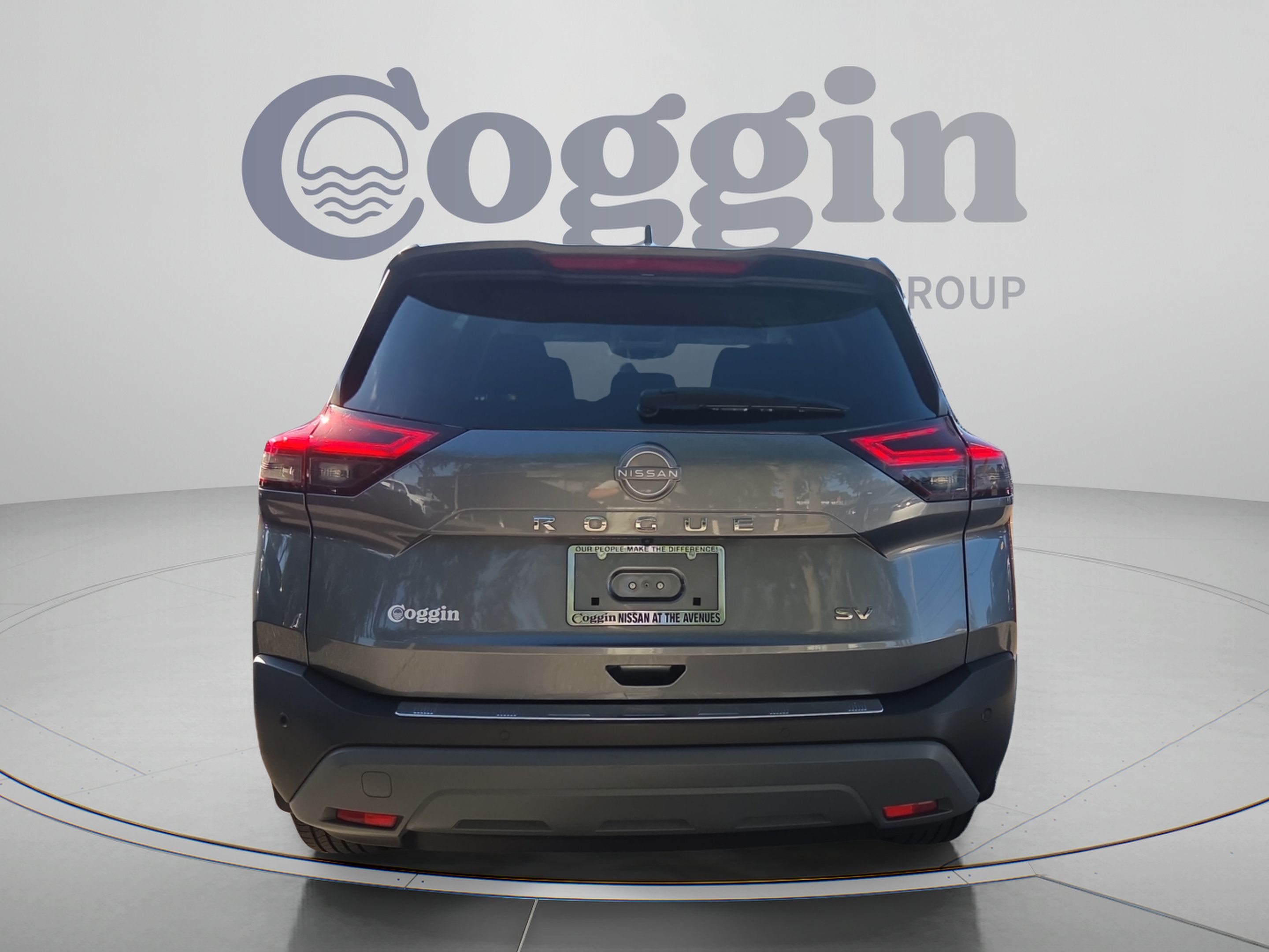 Used 2023 Nissan Rogue SV FWD image 4