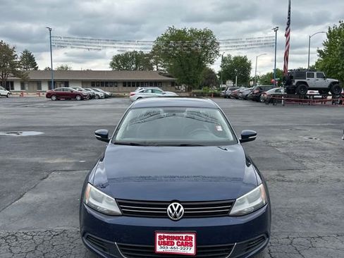 Used 2013 Volkswagen Jetta SE FWD image 2