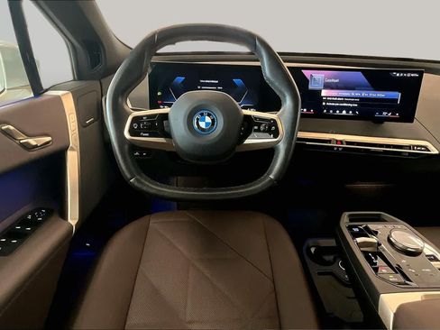 Used 2024 BMW iX xDrive50 w/ Sport Package AWD/4WD image 5
