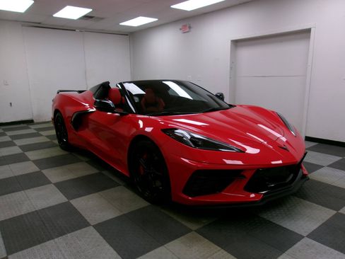 Used 2024 Chevrolet Corvette Stingray Premium Conv w/ Z51 Performance Package RWD image 18