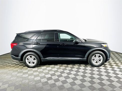 Used 2022 Ford Explorer XLT image 8