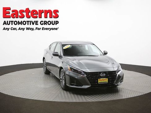 Used 2025 Nissan Altima 2.5 SV image 50