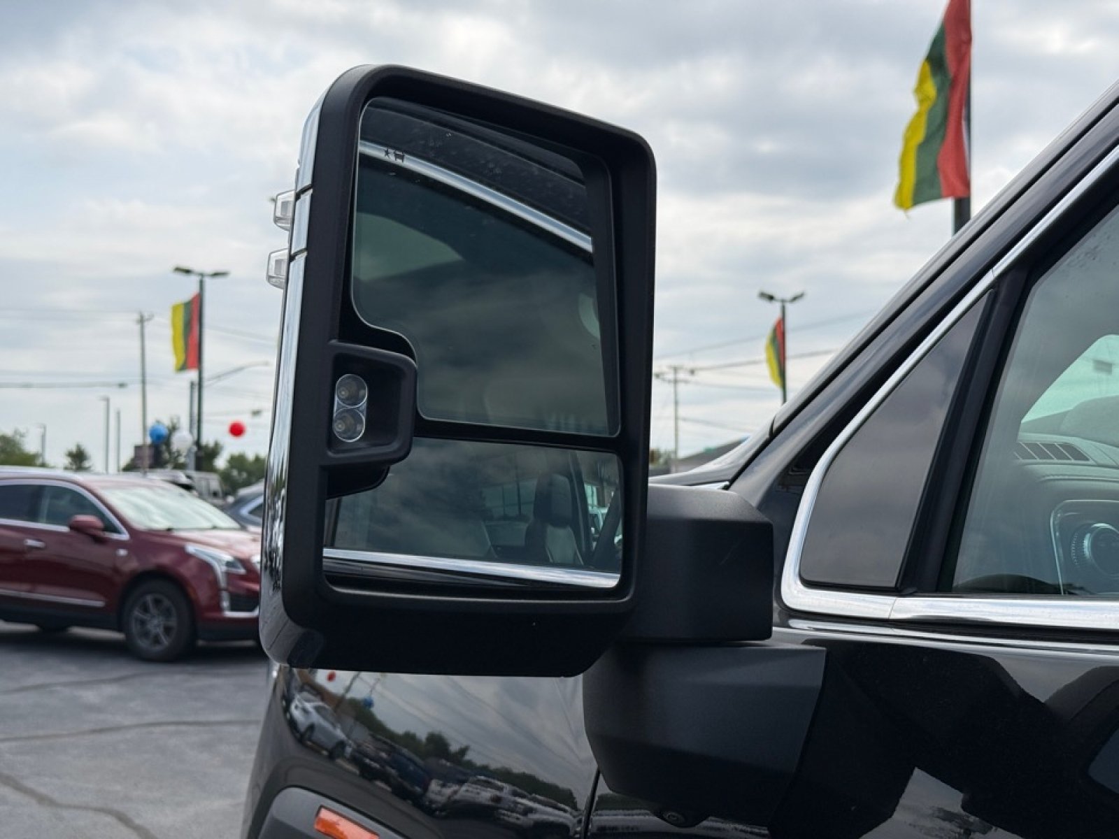Used 2023 GMC Sierra 2500 Denali w/ Denali Black Diamond Edition AWD/4WD image 40