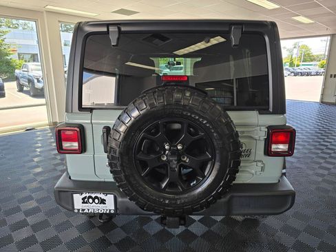 Used 2023 Jeep Wrangler Unlimited Sport AWD/4WD image 4