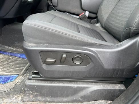 Used 2022 Chevrolet Silverado 1500 Custom AWD/4WD image 12