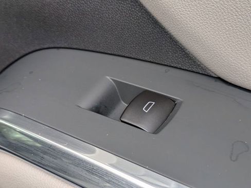 New 2026 Chevrolet Traverse LT w/ Sun and Wheel Package image 38