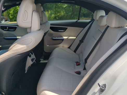 Used 2023 Mercedes-Benz C 300 Sedan image 11