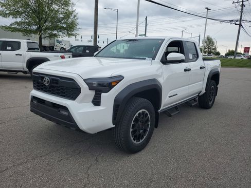 New 2026 Toyota Tacoma TRD Off-Road AWD/4WD image 2
