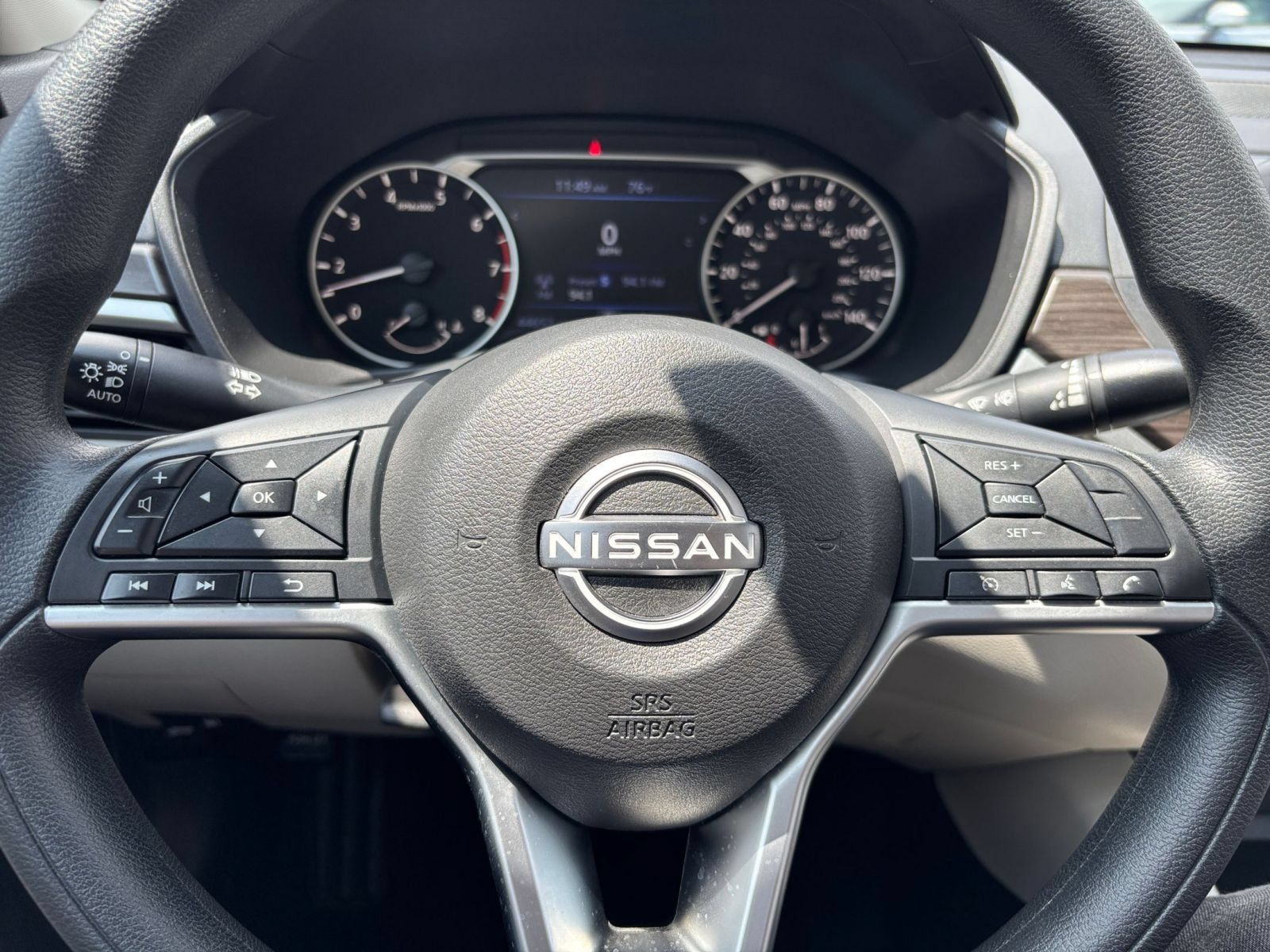 Used 2025 Nissan Altima 2.5 SV FWD image 27