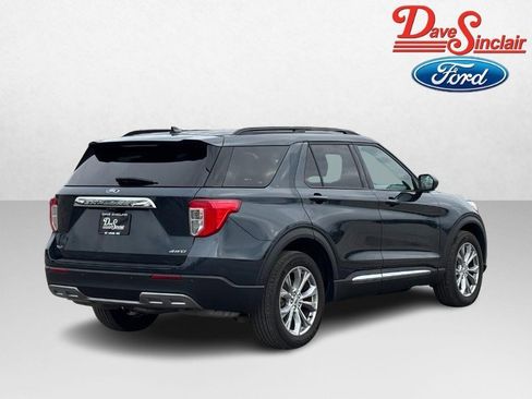 Used 2023 Ford Explorer XLT w/ Equipment Group 202A AWD/4WD image 7