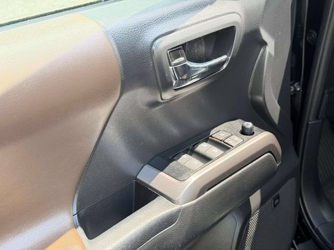 Certified 2023 Toyota Tacoma Limited AWD/4WD image 19