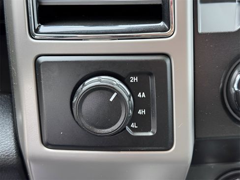 Used 2020 Ford F150 Lariat image 38