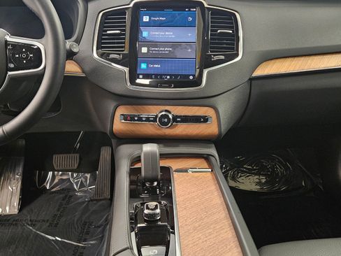 Used 2025 Volvo XC90 B6 Plus w/ Protection Package Premier AWD/4WD image 13