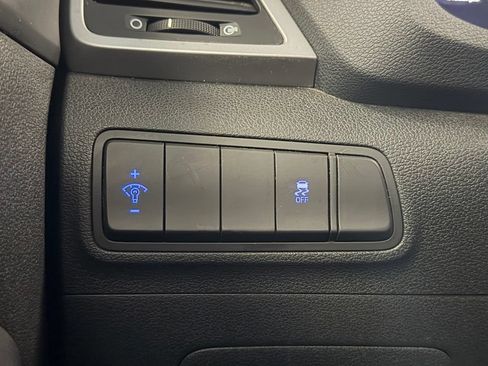Used 2018 Hyundai Tucson SE w/ Cargo Package FWD image 13