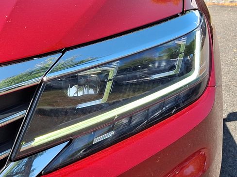 Certified 2022 Volkswagen Passat 2.0T FWD image 10
