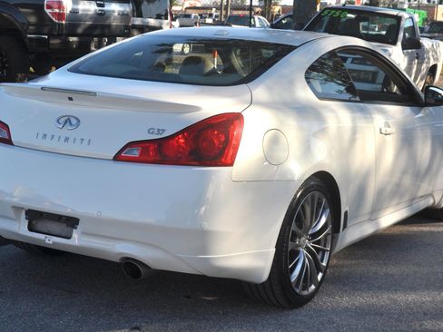 Used 2011 INFINITI G37 Journey w/ Premium Pkg image 36